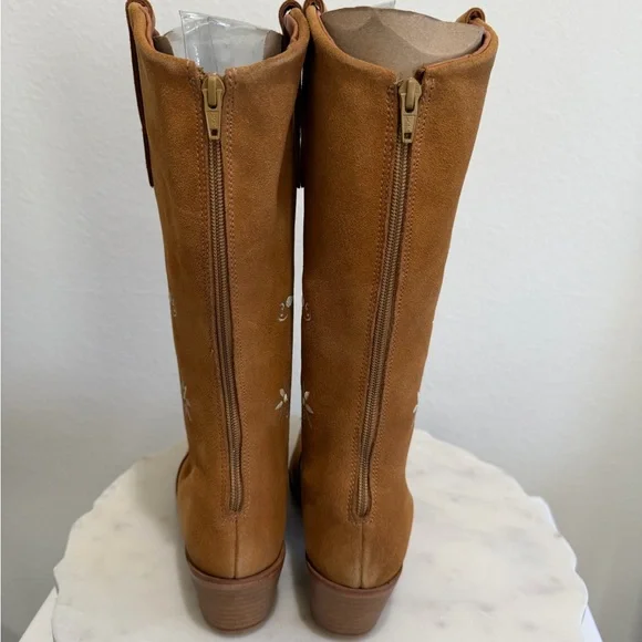 Elegant Suede and Floral Embroidered Caramel Heeled Boots NIB Size 10.5 - Picture 9 of 12